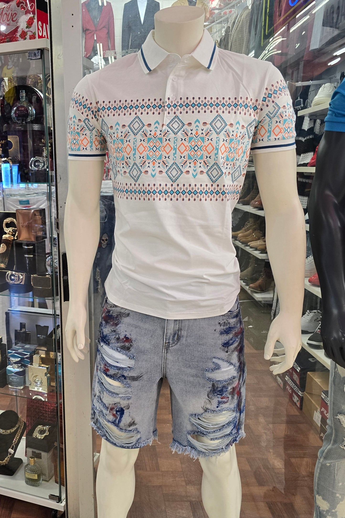 MEN DISTRESSED DENIM SHORT WITH POCKETS