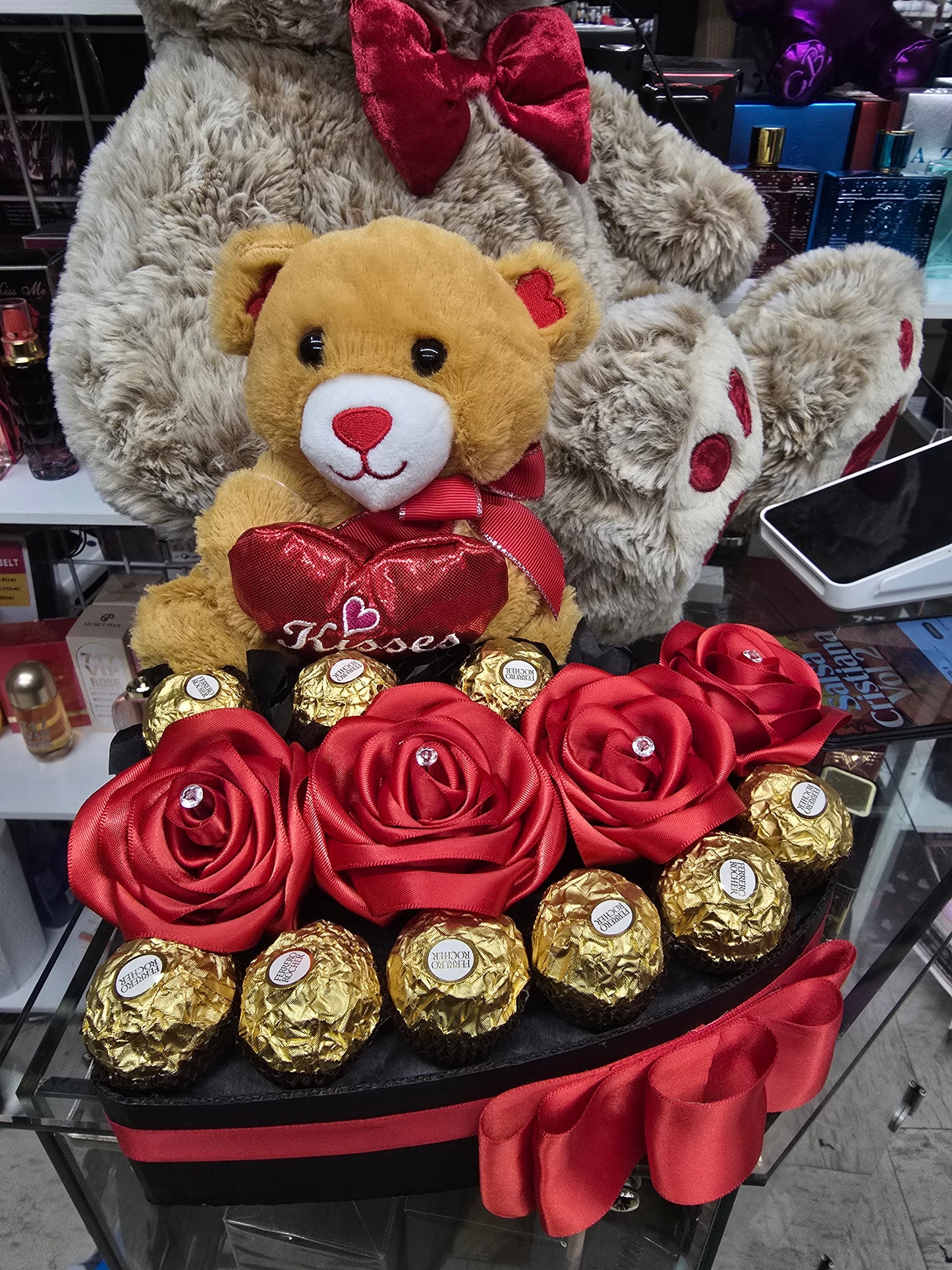 VALENTINE PERSONALIZED ETERNAL ROSES TEDDY BEAR AND CHOCOLATE