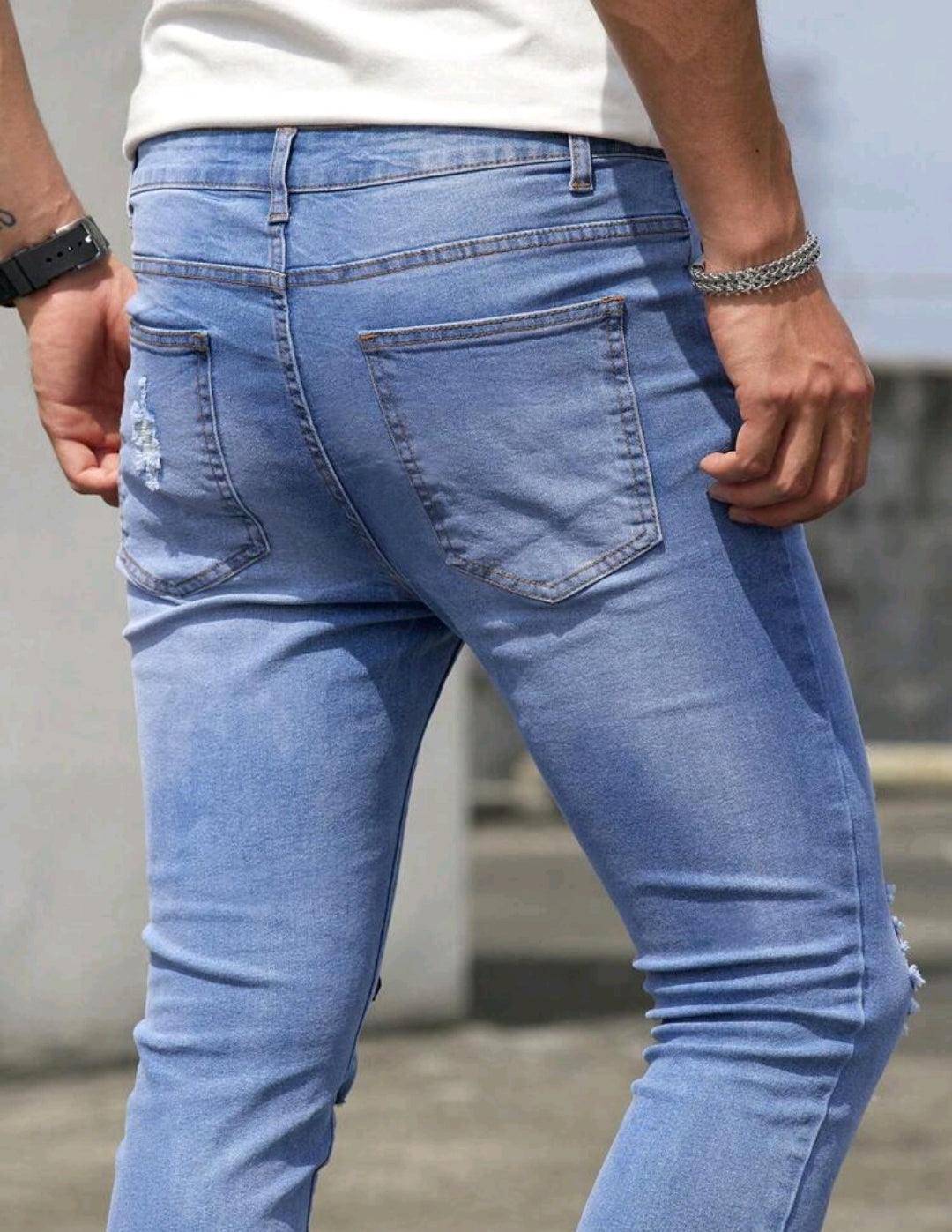 HEART AND SKULL PATCHED RIPED SKINNY JEANS