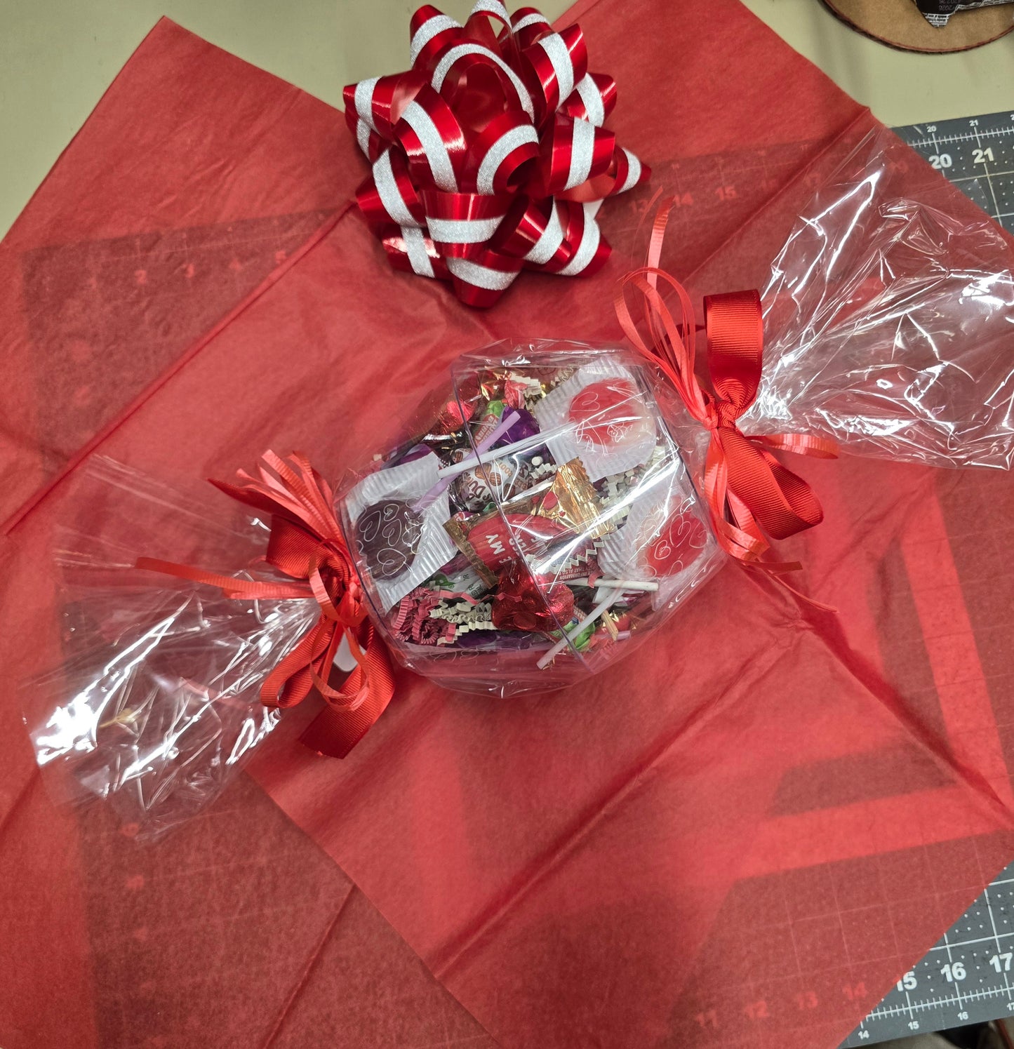 LARGE CANDY MIX/CHOCOLATE GIFT