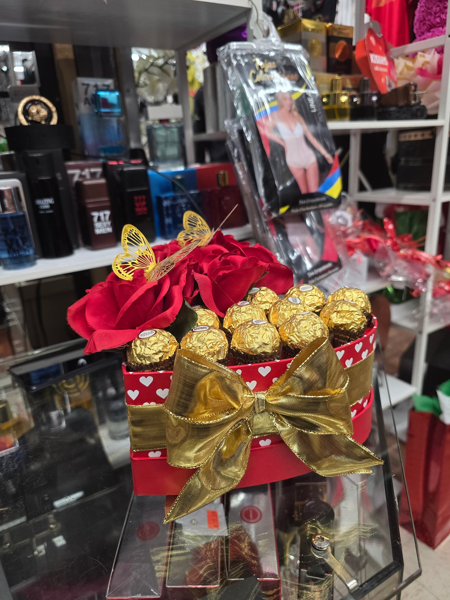 VALENTINE PERSONALIZED HEART BOX WITH FERRERO ROCHER CHOCOLATES AND ROSES