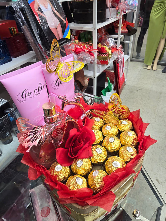 VALENTINE PERSONALIZED HEART BOX W/FERFUME AND FERRERO ROCHER CHOCOLATE
