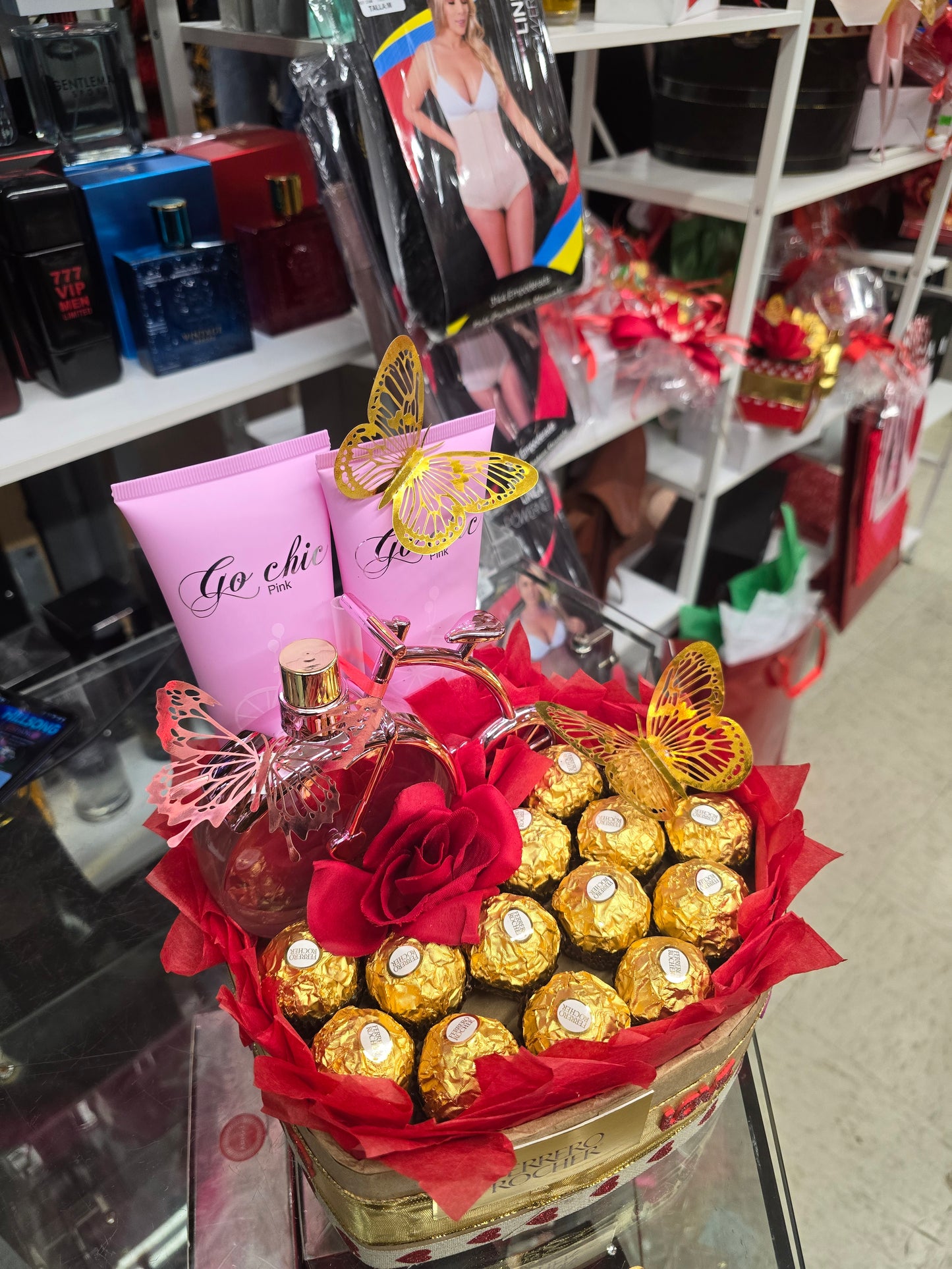 VALENTINE PERSONALIZED HEART BOX W/FERFUME AND FERRERO ROCHER CHOCOLATE