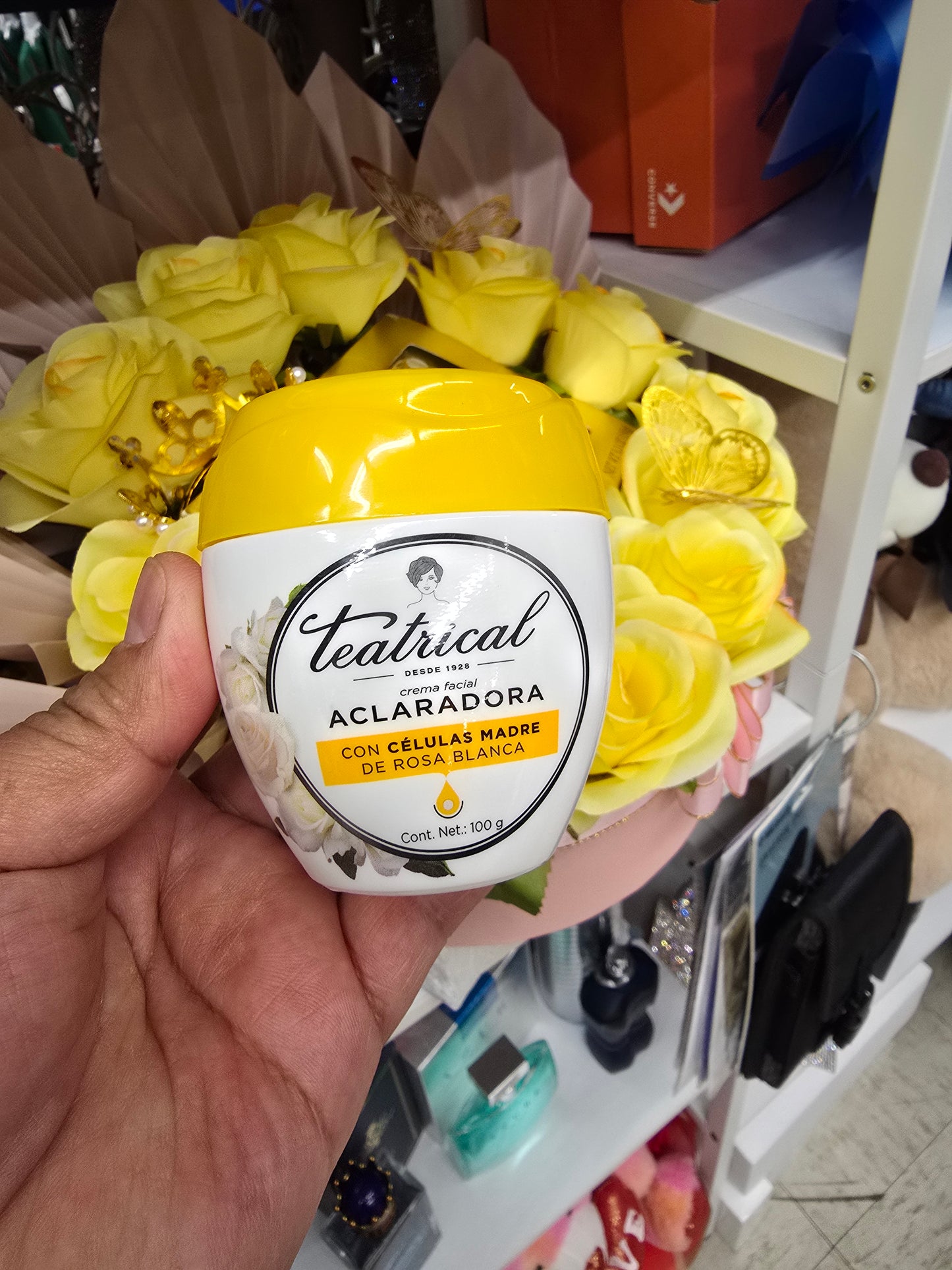 CREMA FACIAL ACLARADORA CON CELULAS MADRE DE ROSA BLANCA