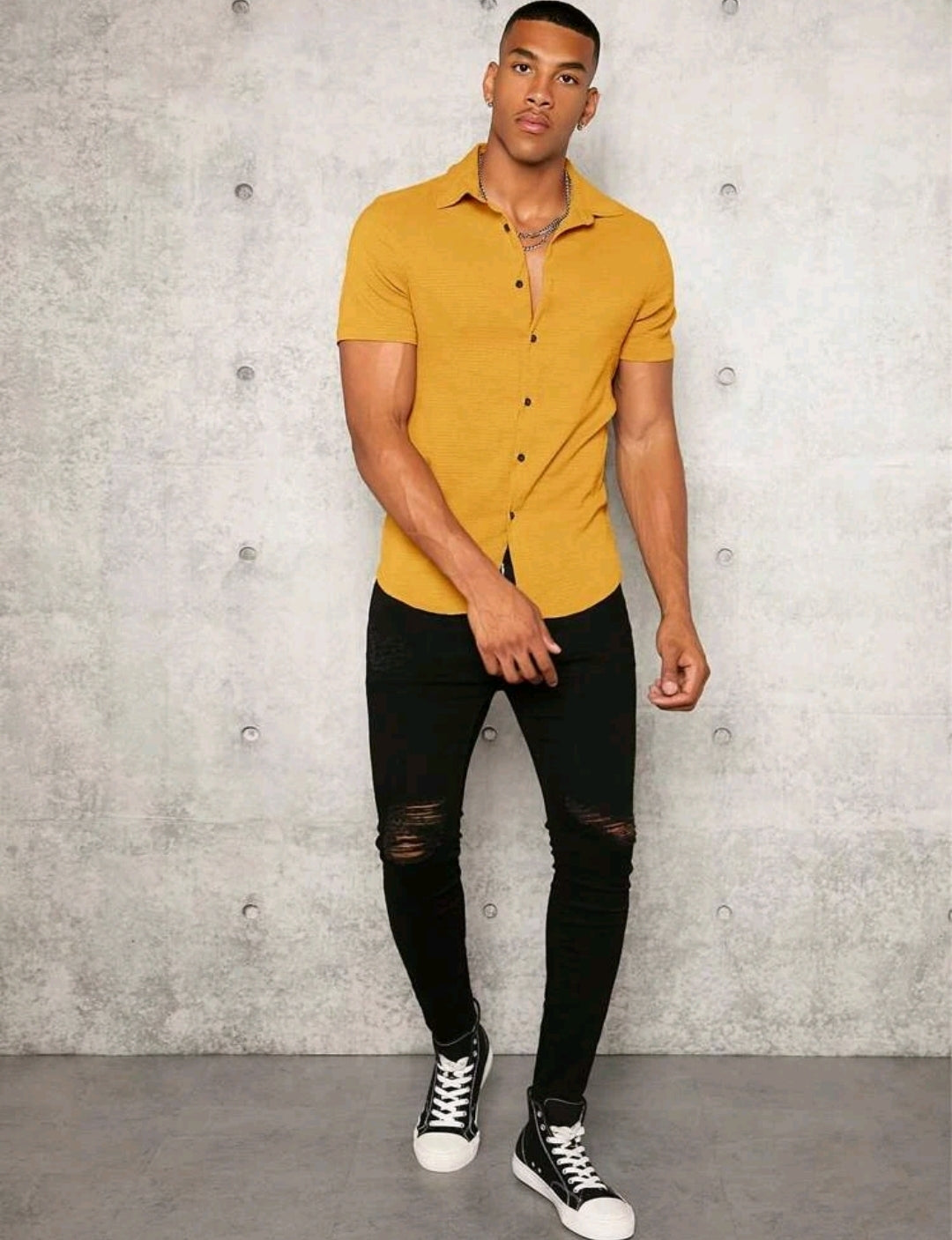 MODERN FIT PLAIN SHORT SLEEVE SHIRT